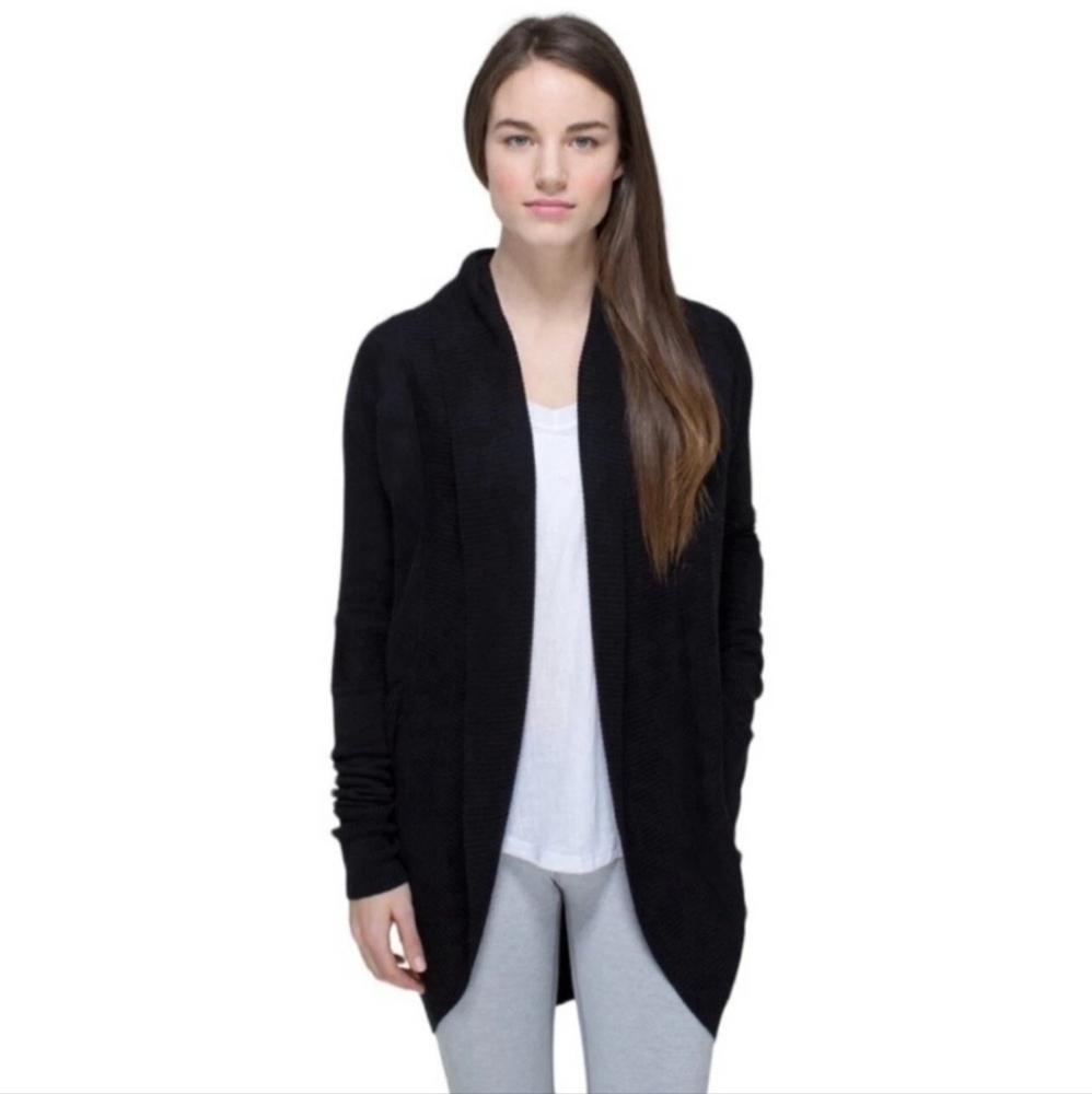 Lululemon Women's Black Transformation Wrap Cardigan Sweater Size Medium/Large.